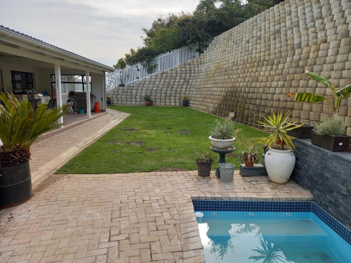 Friendz Guesthouse Knysna Exteriör bild