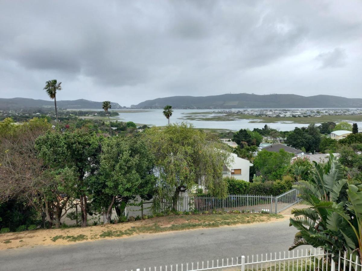 Friendz Guesthouse Knysna Exteriör bild