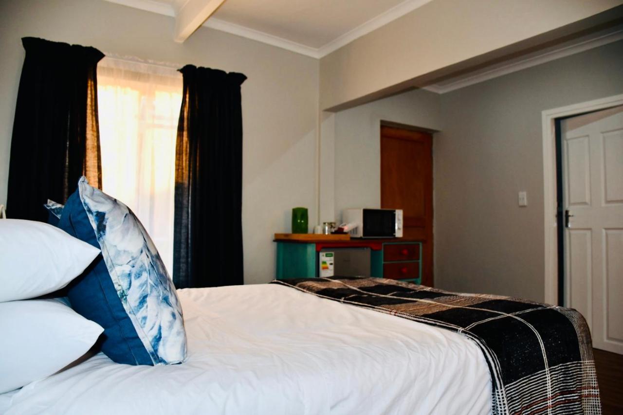 Friendz Guesthouse Knysna Exteriör bild
