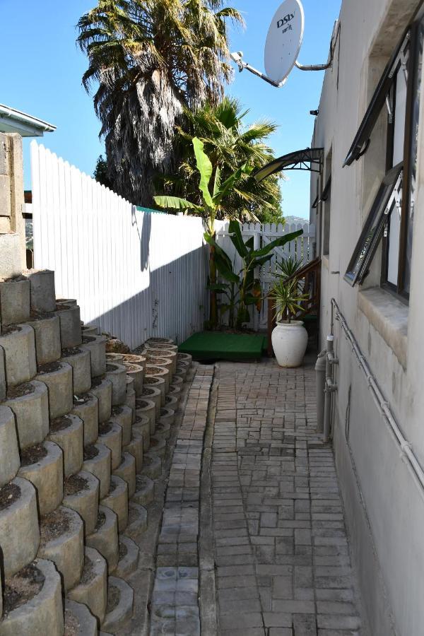 Friendz Guesthouse Knysna Exteriör bild