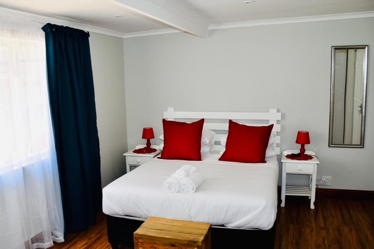 Friendz Guesthouse Knysna Exteriör bild