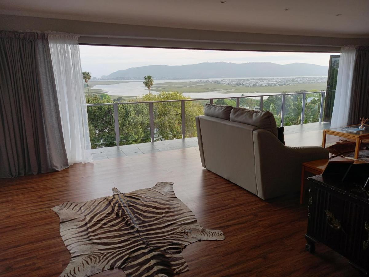 Friendz Guesthouse Knysna Exteriör bild