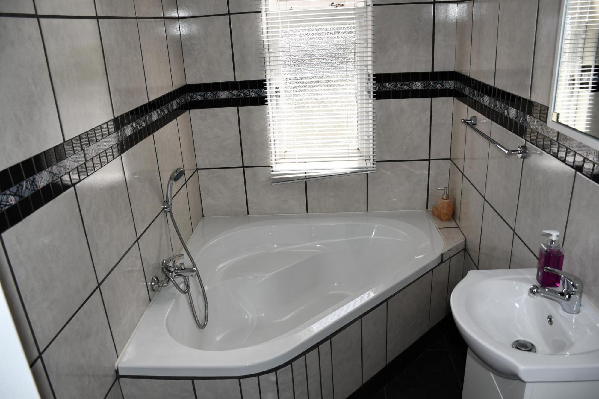 Friendz Guesthouse Knysna Rum bild